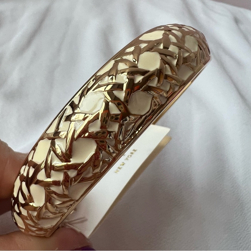 Kate Spade gold tone cream enamel wide bangle bracelet BNWT - Picture 14 of 16